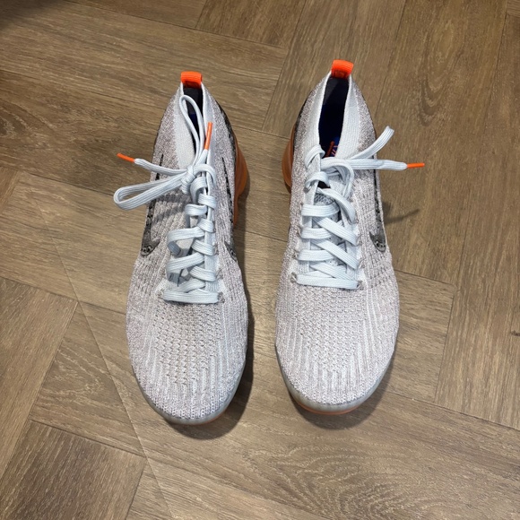 Nike Women's Air VaporMax 2023 Flyknit Shoes - Picture 2 of 9